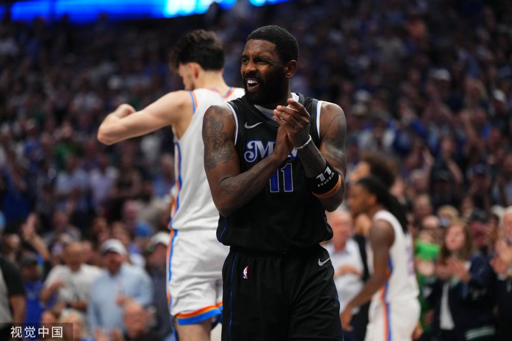 他搀扶回更 他搀扶回更